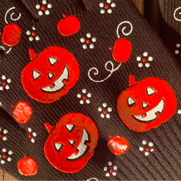 🆕TARA TESHER TEMPTATIONS OVEN GLOVES “JACK-O-LANTERN” SIZE SMALL/MED NWTS! - Picture 2 of 3
